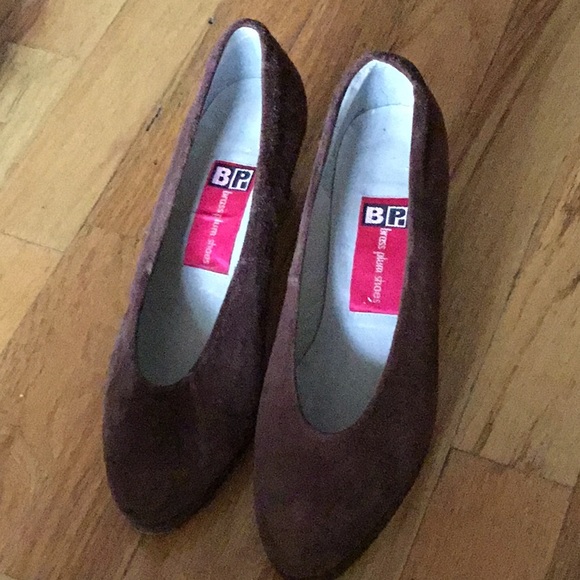 Shoes - Picture 3 of 4